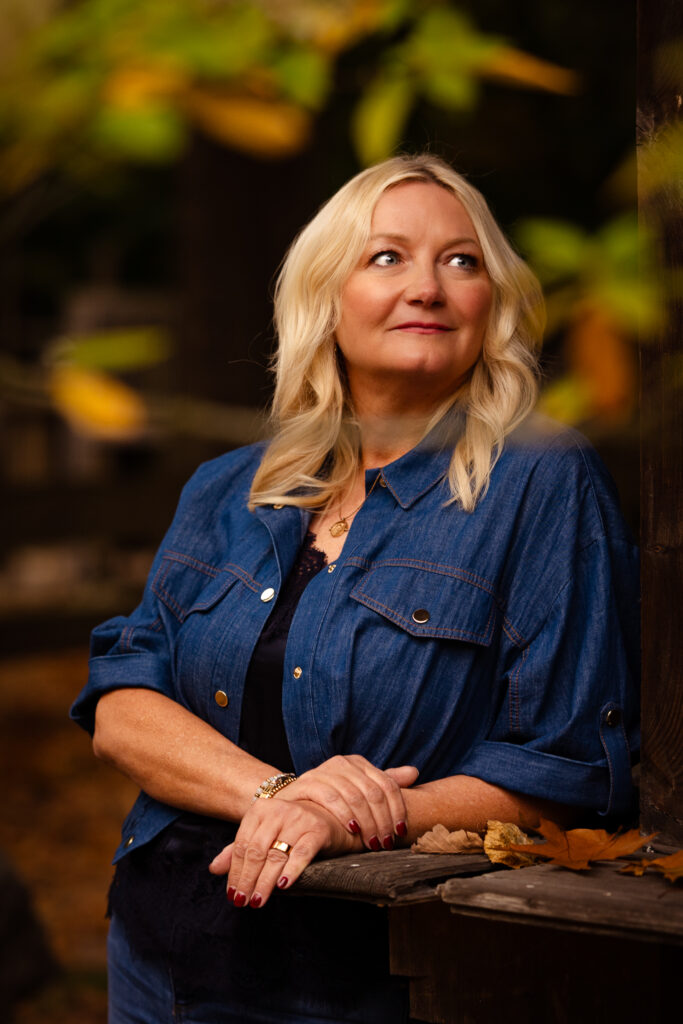 Frauenportrait im Herbst in Chemnitz  – Simone Hertel Fotografie