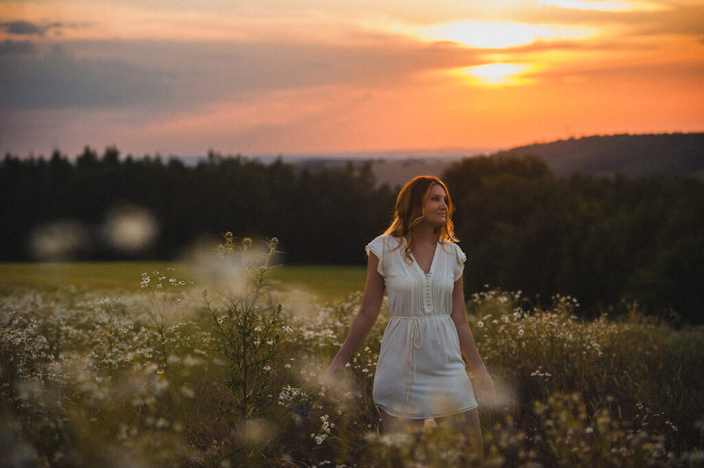 Sonnenuntergangsshooting für Frauen im Erzgebirge - Simone Hertel Fotografie