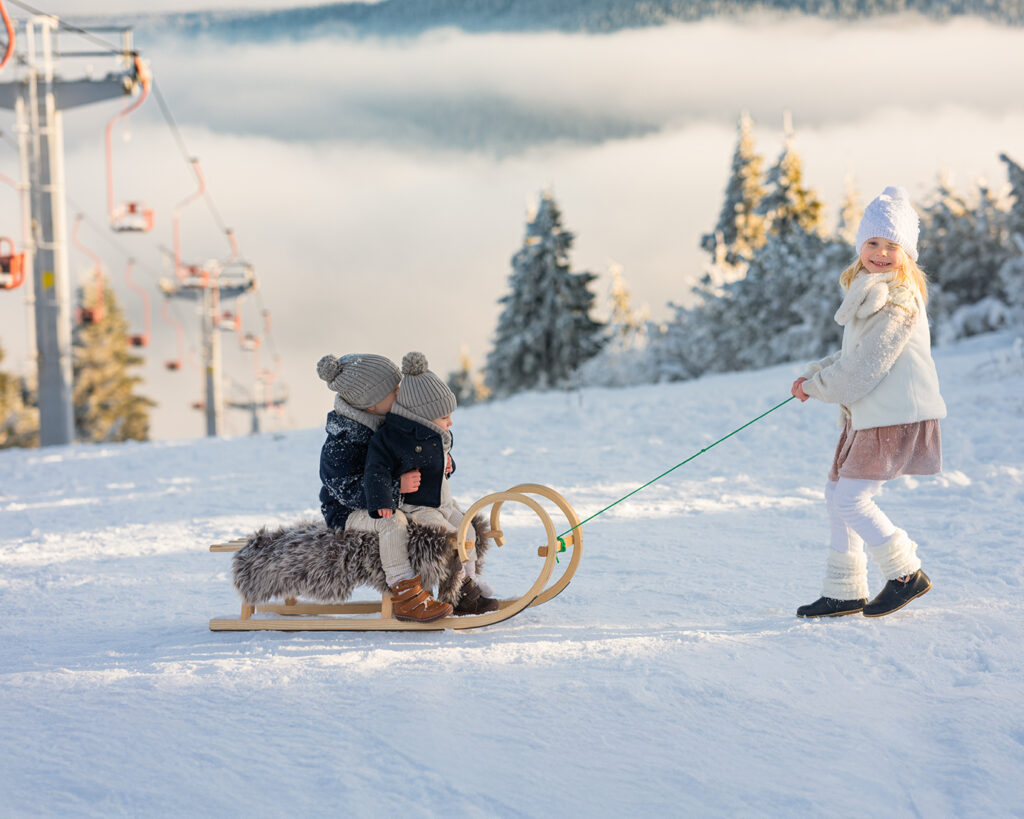 Familienfotoshooting in Oberwiesenthal im Winter mit Simone Hertel Fotografie